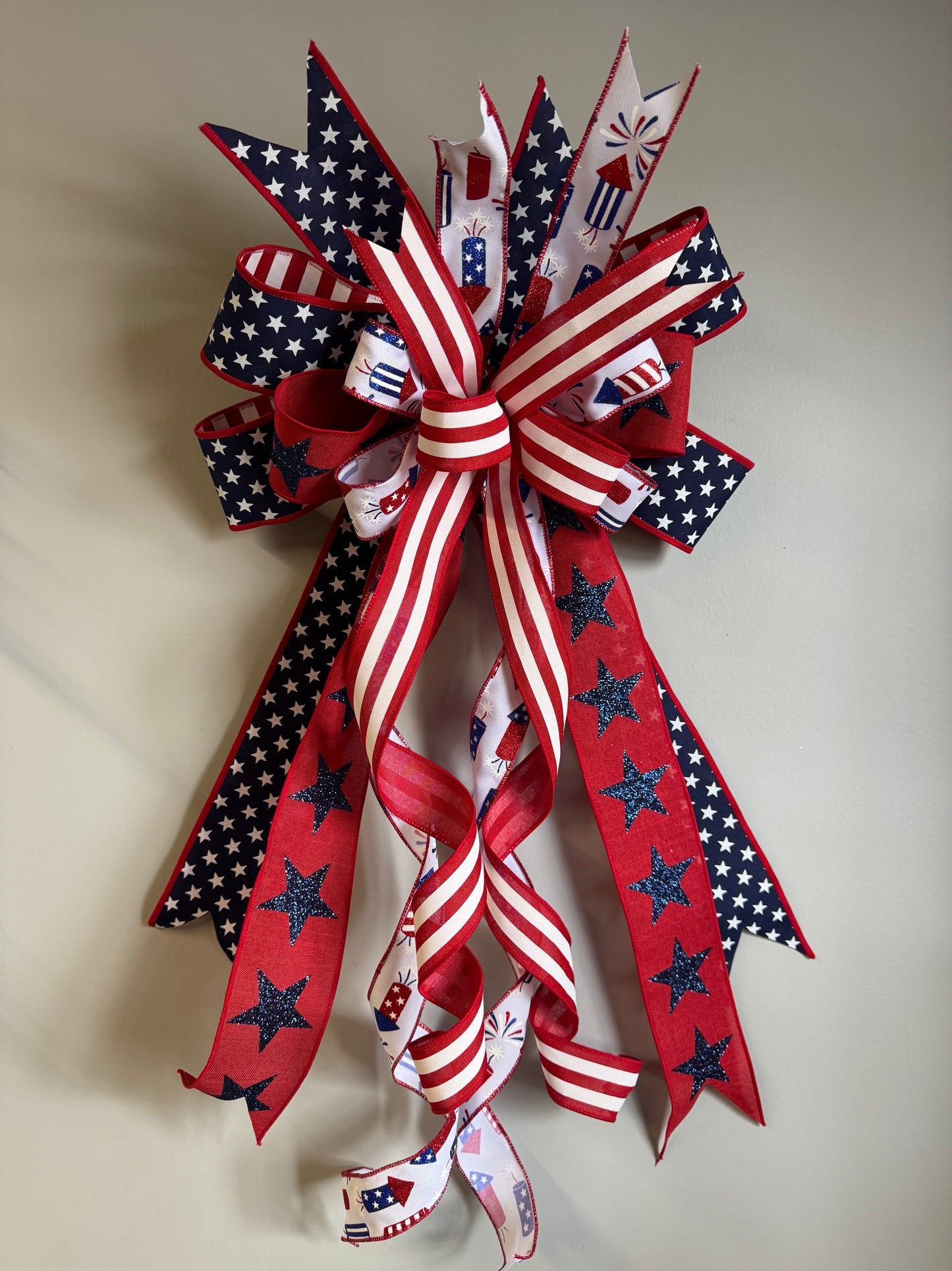 Fireworks stars & stripes bow
