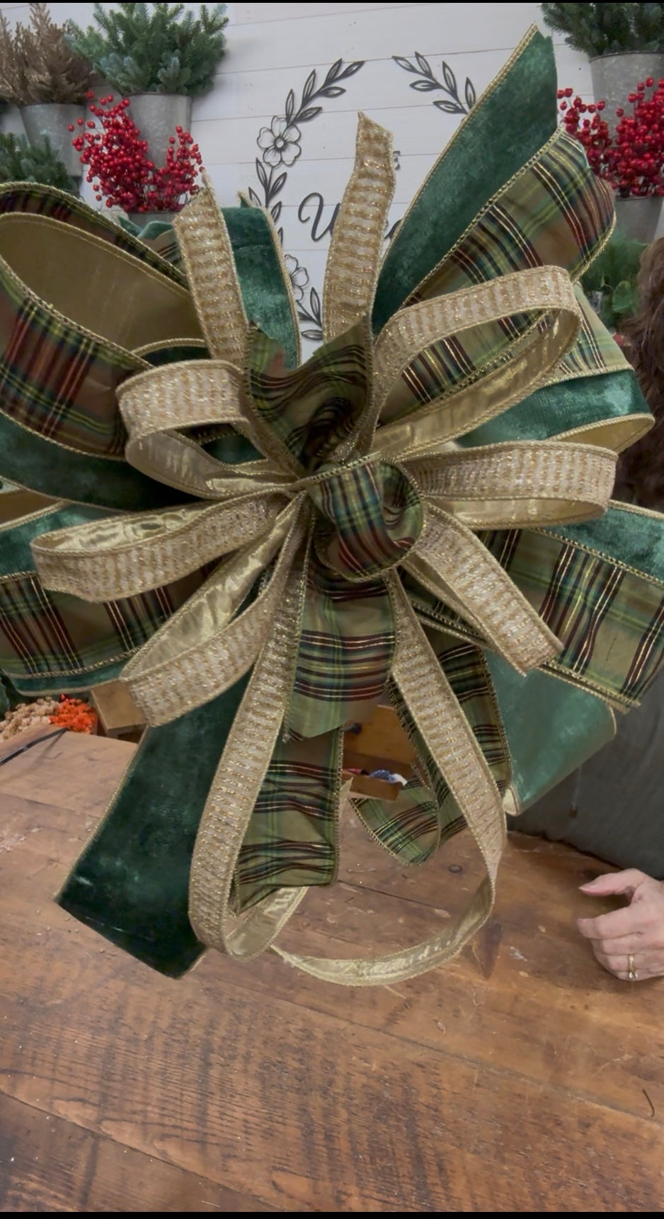 Evergreen Elegance Green & Gold Christmas Bow